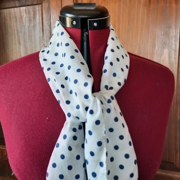 Vintage satin white navy blue polka dot print mod scarf - Picture 2 of 5